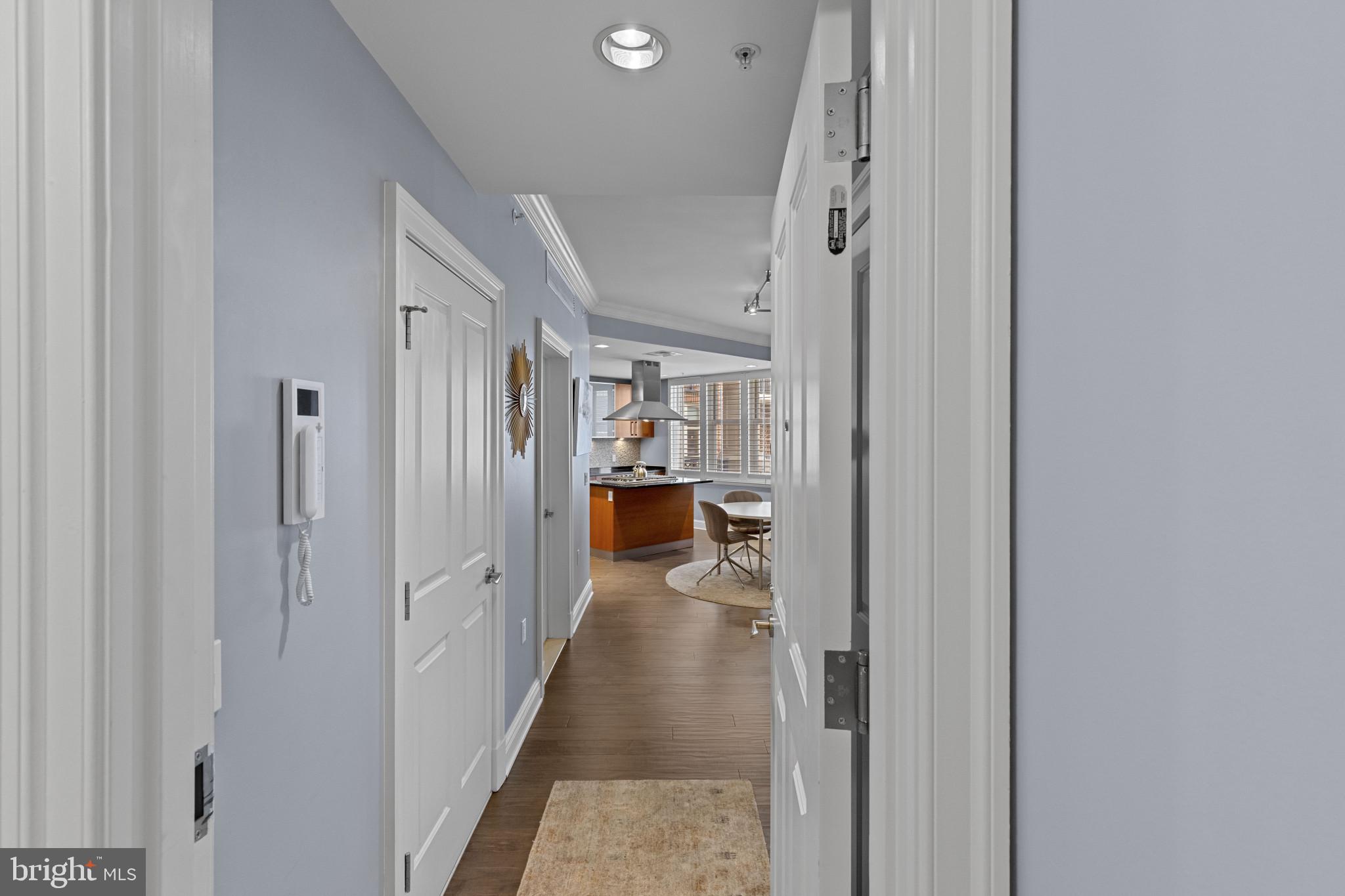 THE RITZ-CARLTON RESIDENCES - Residential