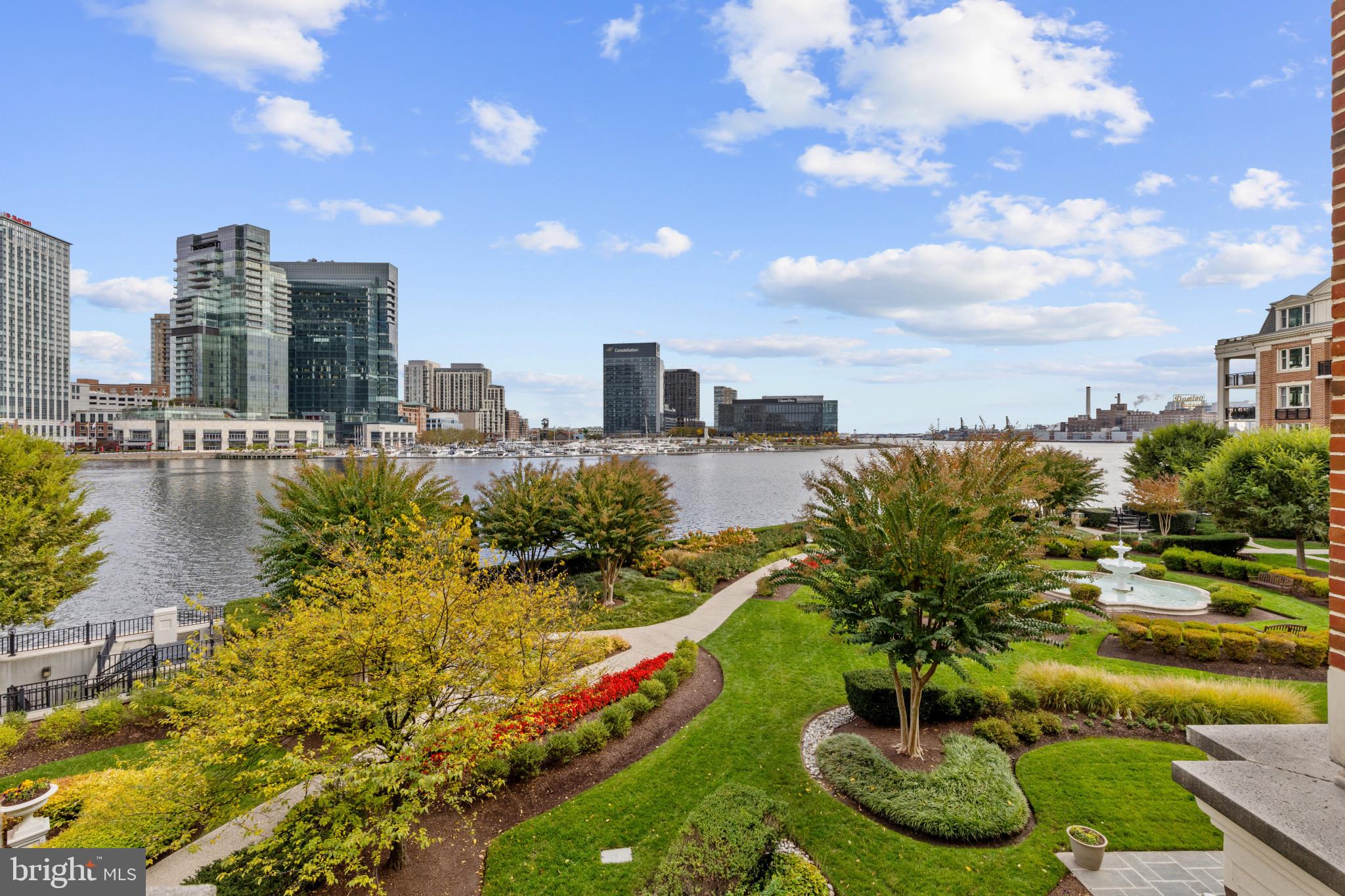 THE RITZ-CARLTON RESIDENCES - Residential