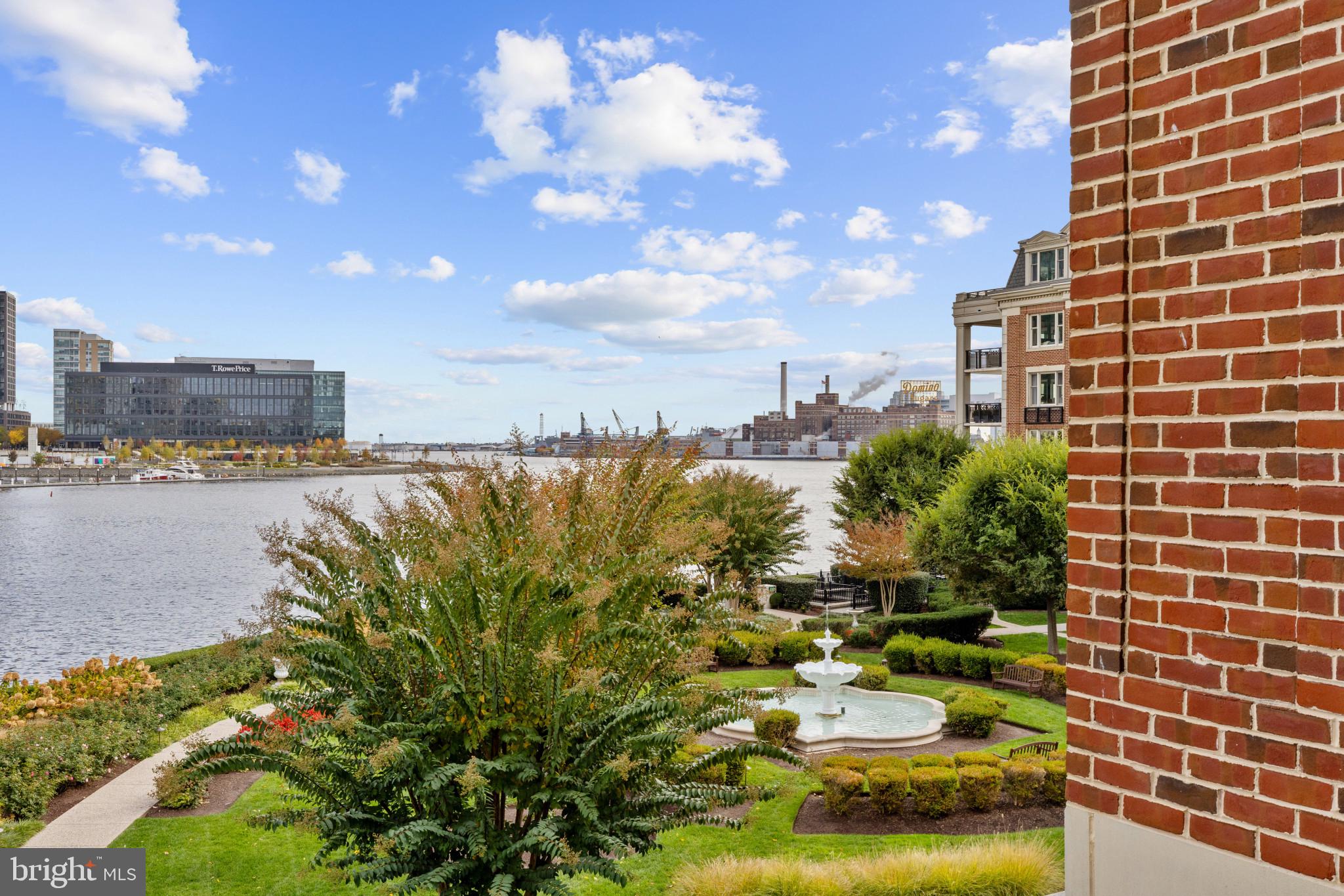 THE RITZ-CARLTON RESIDENCES - Residential