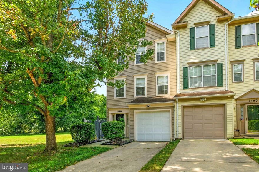 OFFER DEADLINE: Sunday, Nov 30. Welcome to 4411 Beckenham Place, an end-unit townhome offering comfort and convenience. Inside you’ll find two bedrooms, each with its own en-suite bathroom, providing privacy and flexibility. The kitchen and baths feature granite counters, adding a touch of style to everyday living. Step outside onto the deck, the perfect spot for relaxing or entertaining. The community offers tennis courts and basketball courts, so you’ll always have options for staying active. This home is being sold strictly as-is and is managed by a professional, experienced short-sale team.