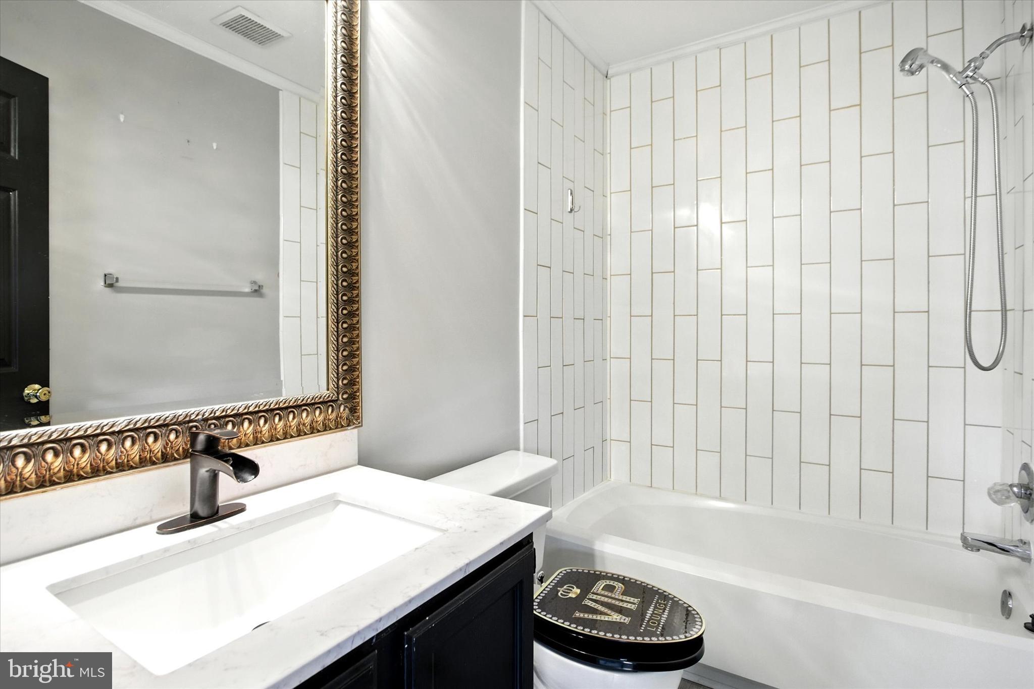 KINGS GRANT - Residential