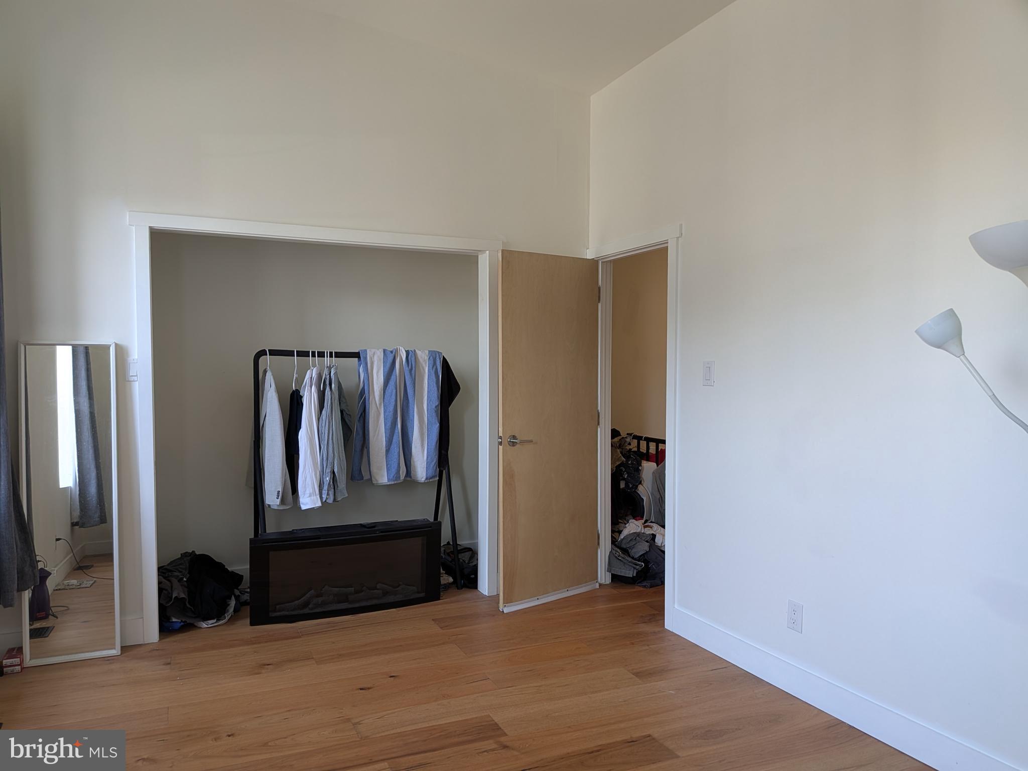 EAST KENSINGTON - Commercial Sale