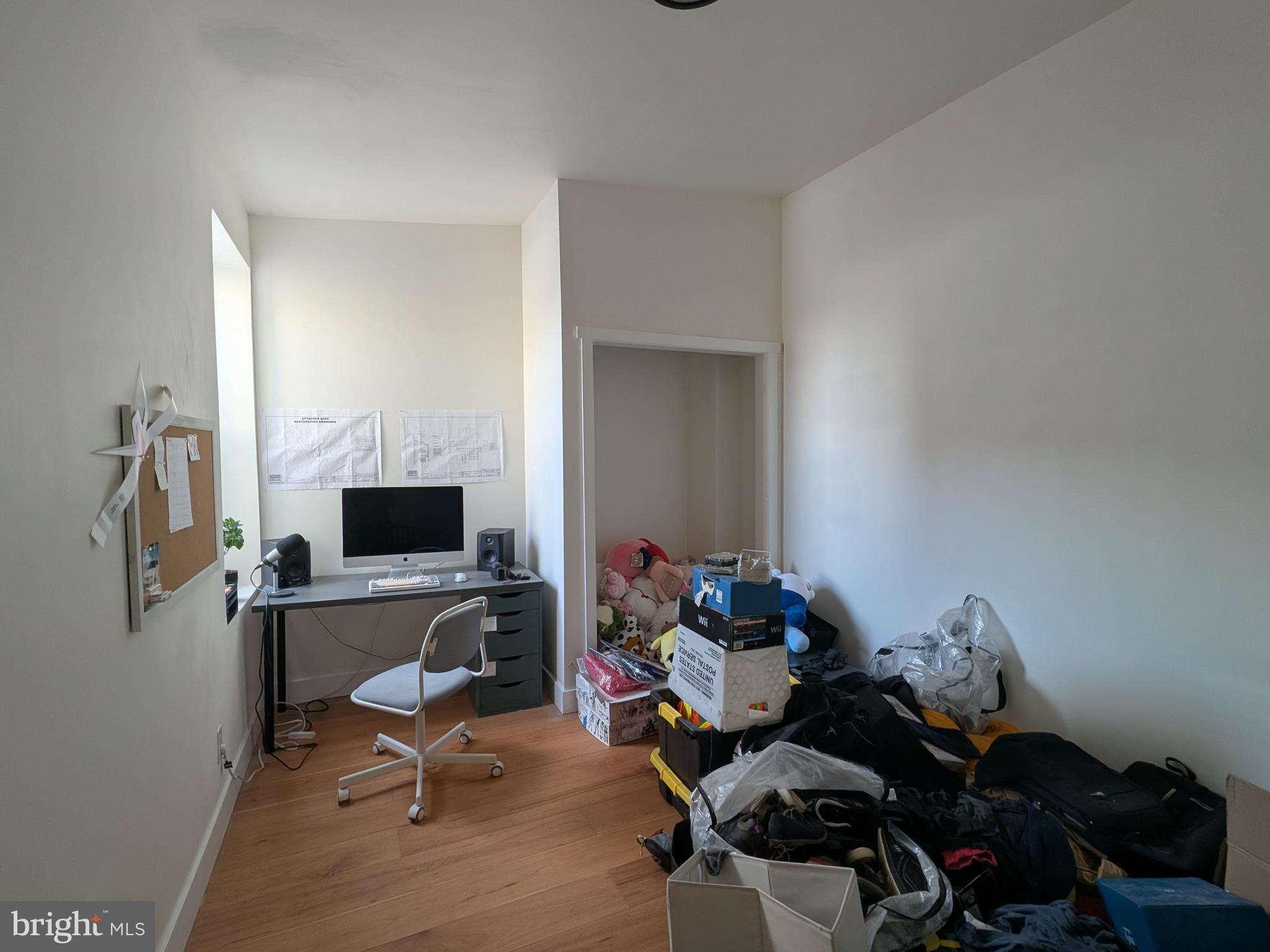 EAST KENSINGTON - Commercial Sale