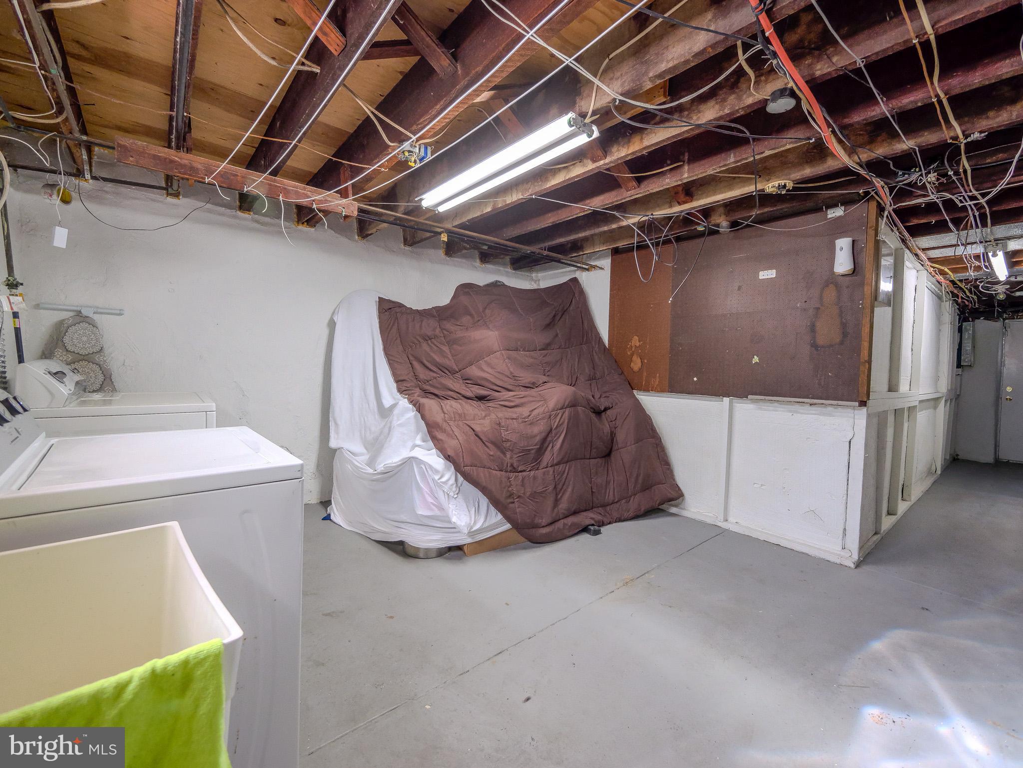 LANSDOWNE PARK - Residential