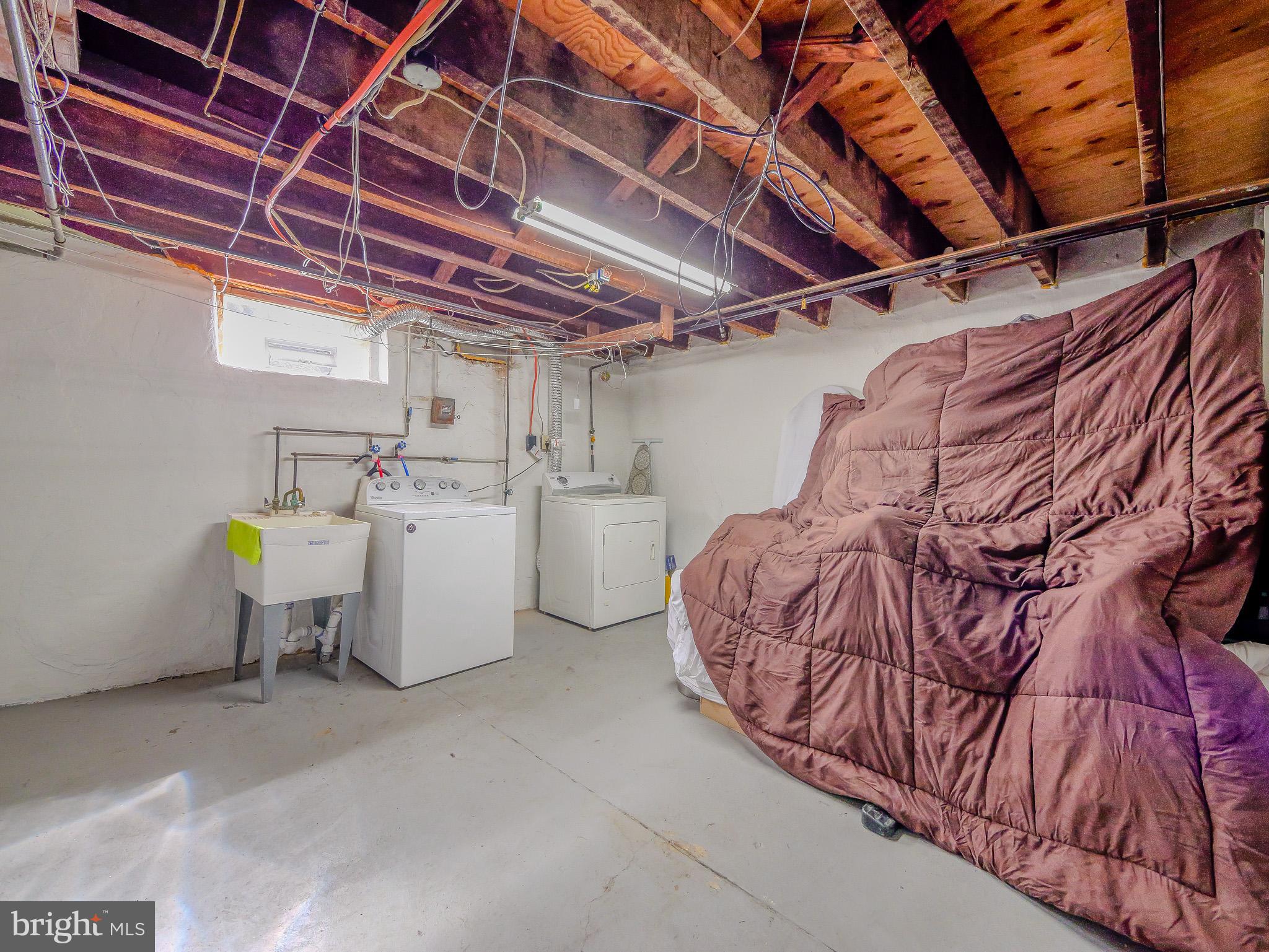 LANSDOWNE PARK - Residential