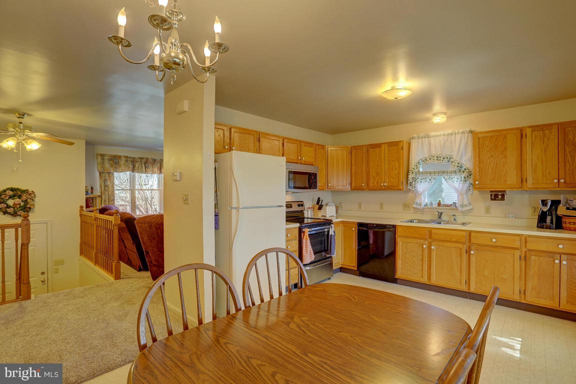 VILLAGE SQUARE - Residential