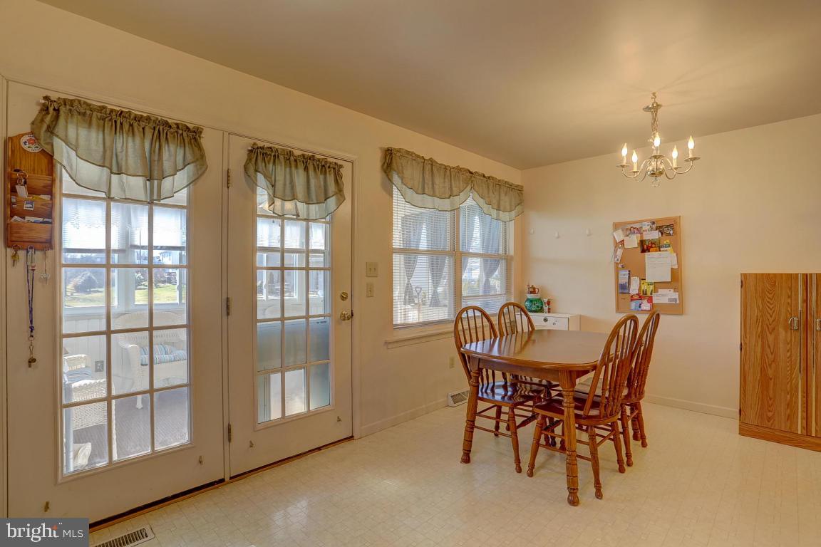 VILLAGE SQUARE - Residential