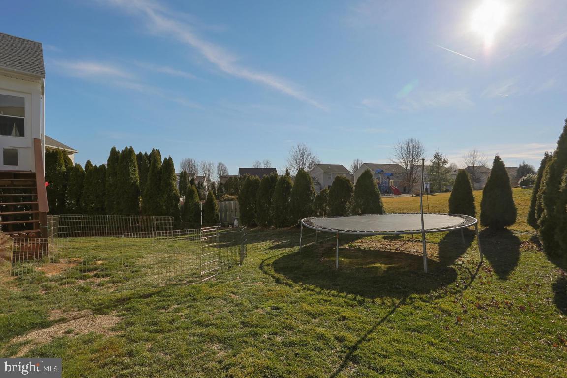 VILLAGE SQUARE - Residential