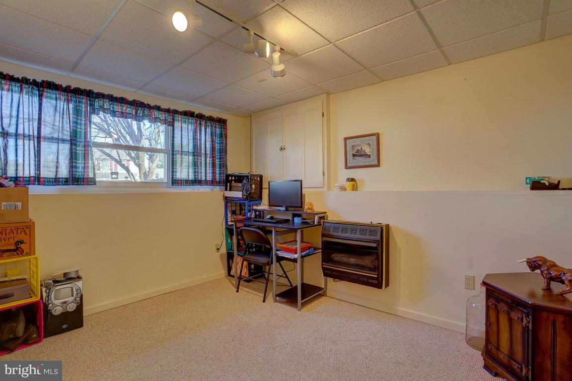 VILLAGE SQUARE - Residential