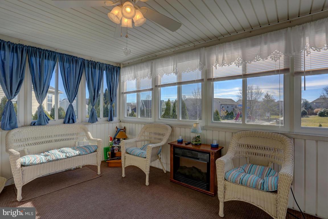 VILLAGE SQUARE - Residential