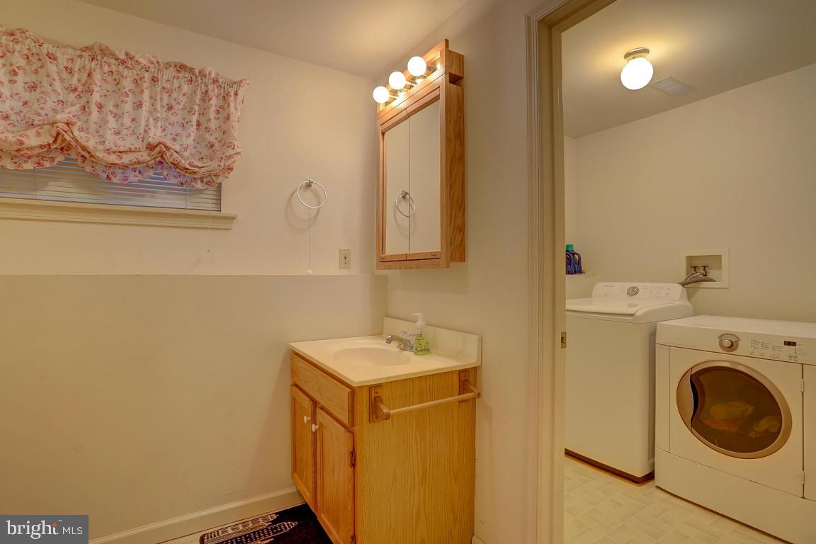 VILLAGE SQUARE - Residential