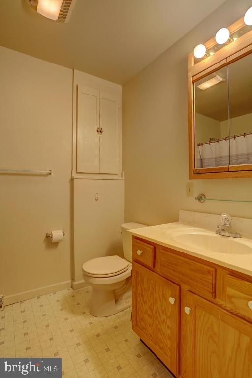 VILLAGE SQUARE - Residential