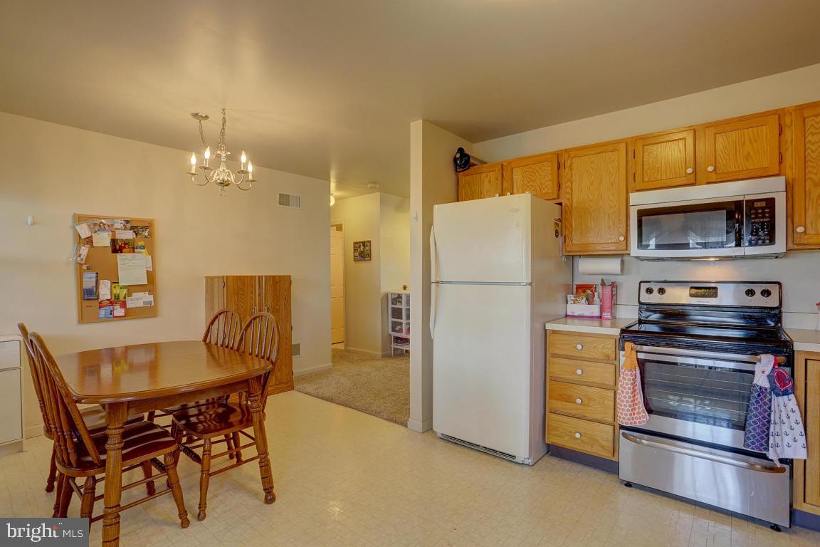 VILLAGE SQUARE - Residential