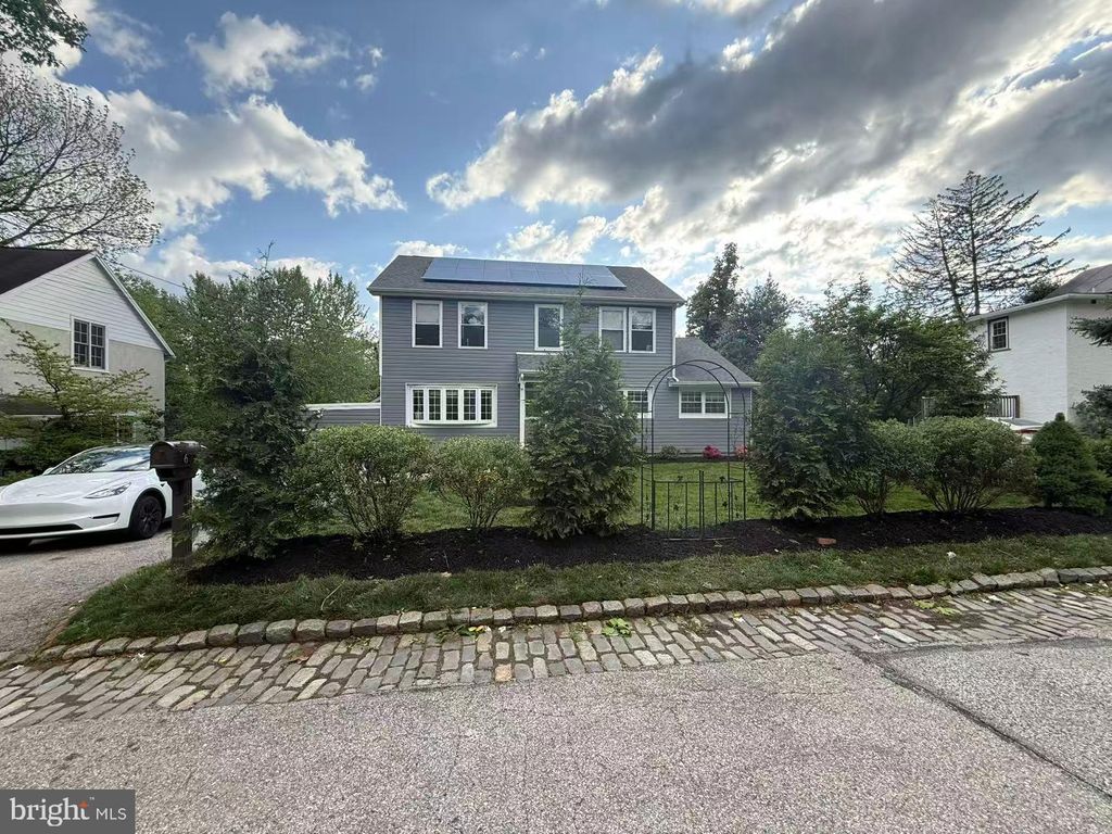 Photo of 622 Walnut Lane, HAVERFORD, PA 19041 (MLS # PADE2090092)