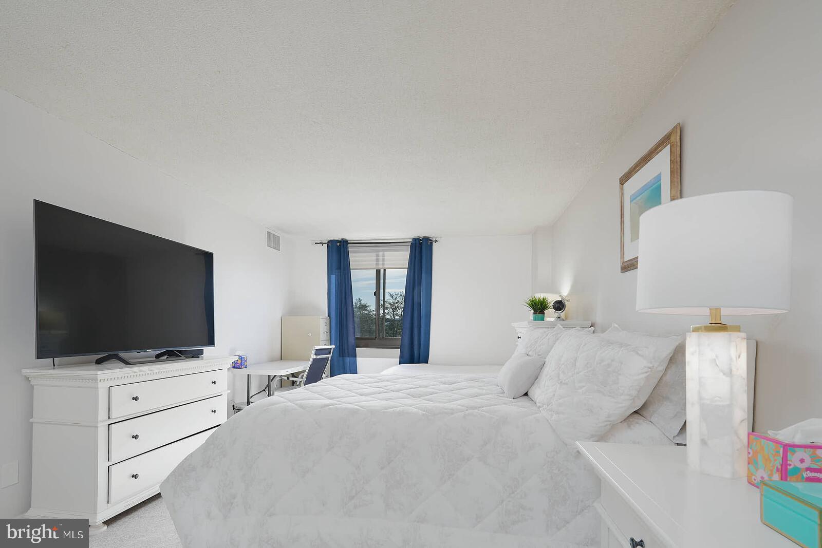 WESTLAKE PARK - Residential