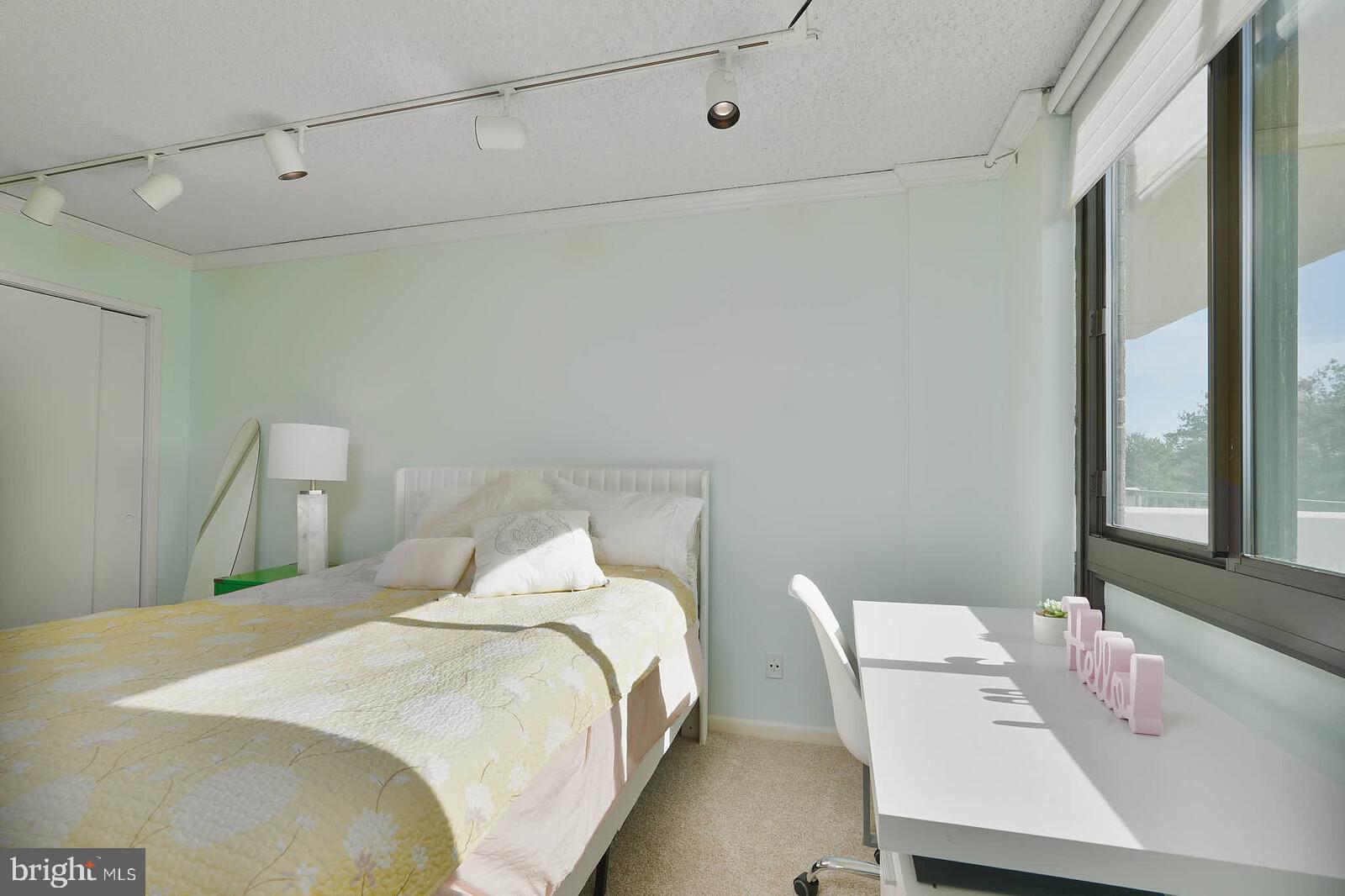 WESTLAKE PARK - Residential