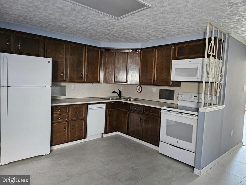 JENKINTOWN - Commercial Sale