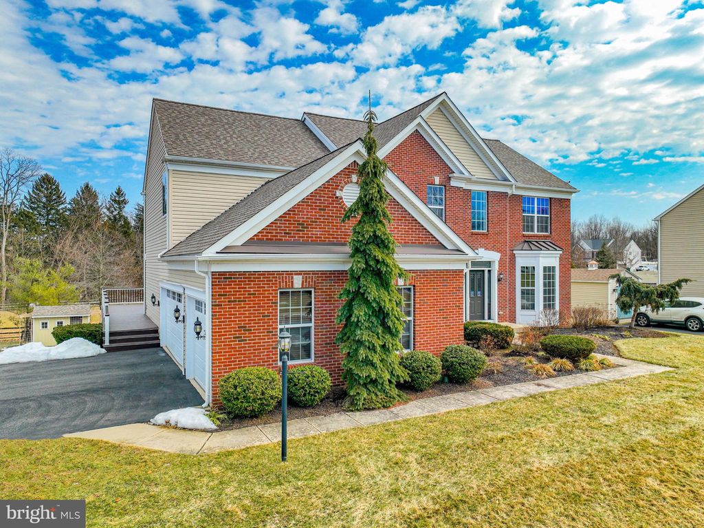 Photo of 1919 Pembrooke Drive, MACUNGIE, PA 18062 (MLS # PALH2014768)