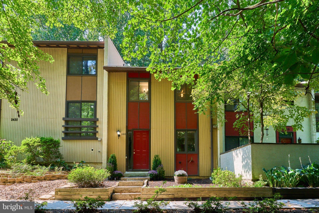 Photo of 2418 Cloudcroft Square, RESTON, VA 20191 (MLS # VAFX2339206)