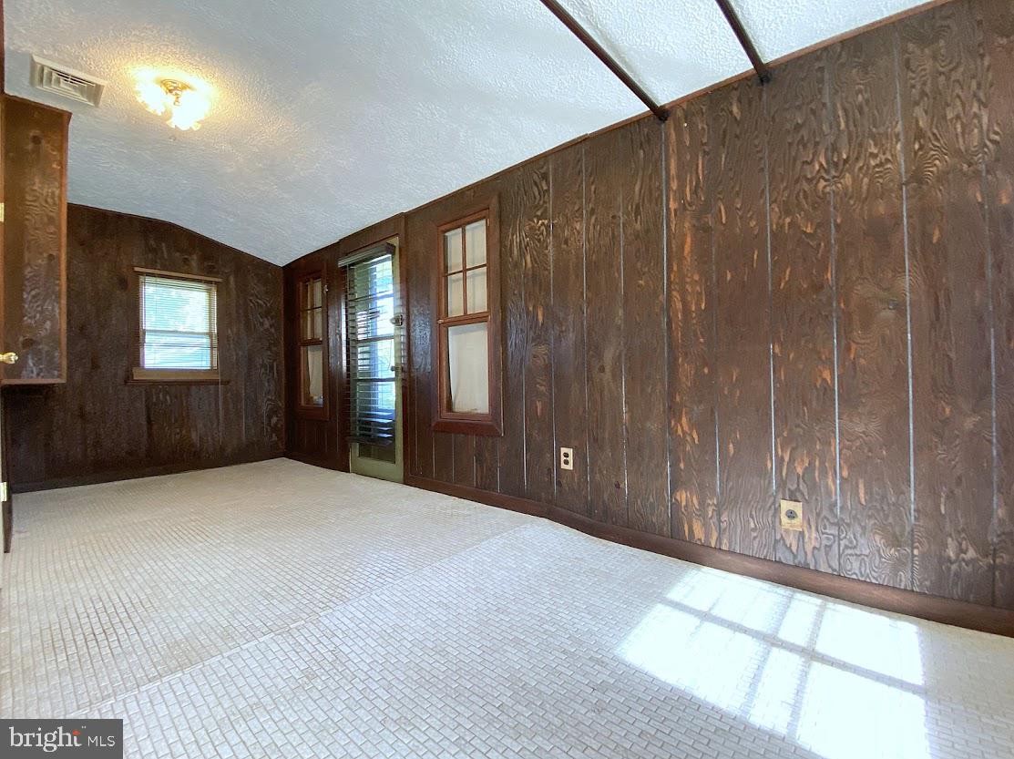 ROSEDALE - Residential