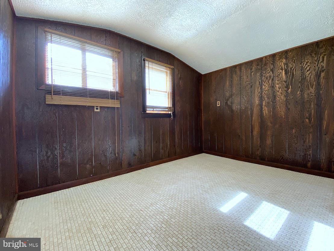 ROSEDALE - Residential