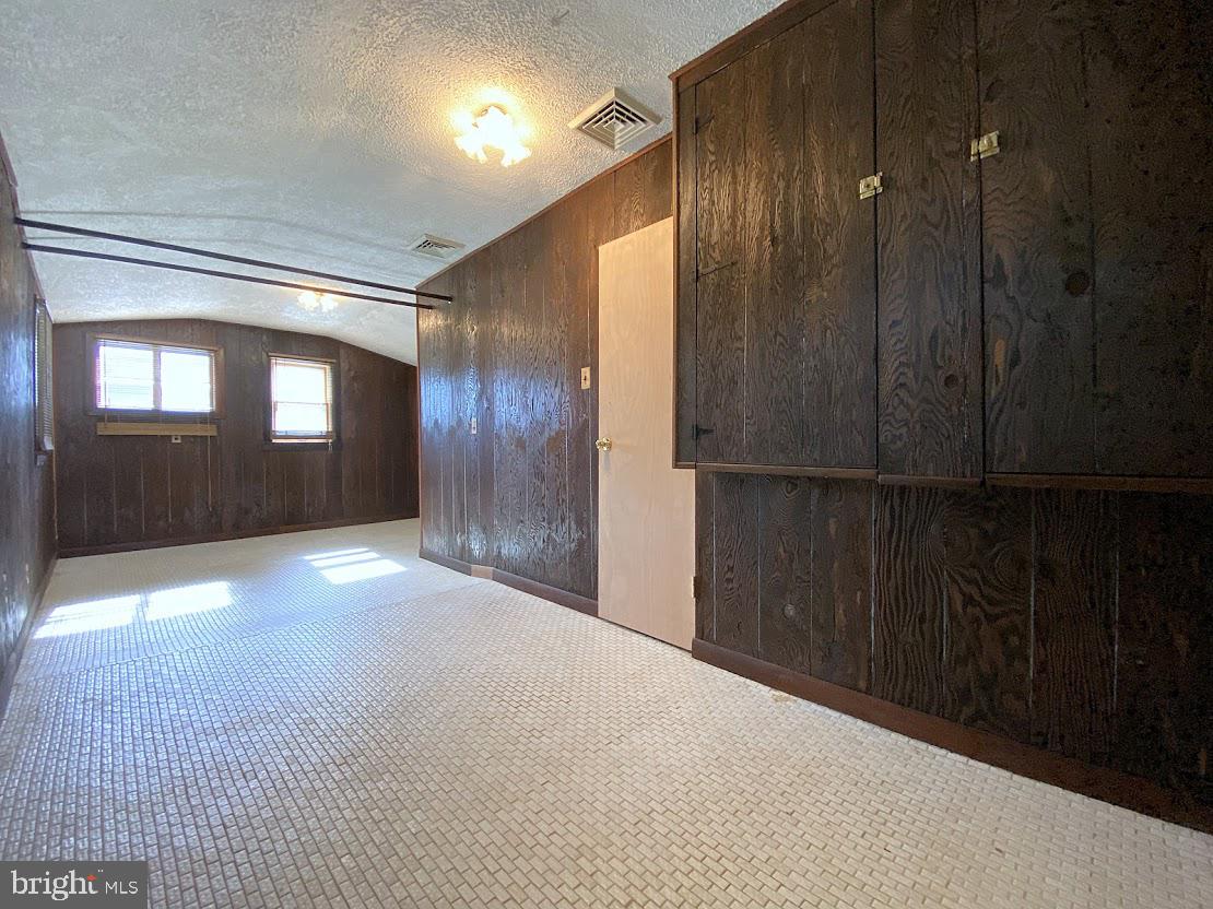 ROSEDALE - Residential