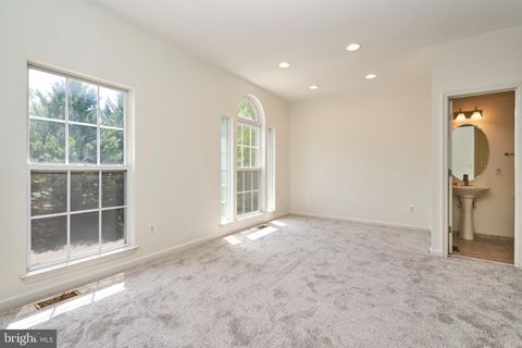 Tiny photo for 10196 Pale Rose Loop, BRISTOW, VA 20136 (MLS # VAPW2120686)