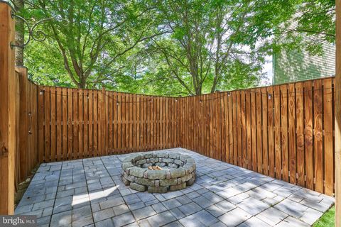 Tiny photo for 10196 Pale Rose Loop, BRISTOW, VA 20136 (MLS # VAPW2120686)