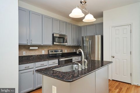 Tiny photo for 10196 Pale Rose Loop, BRISTOW, VA 20136 (MLS # VAPW2120686)
