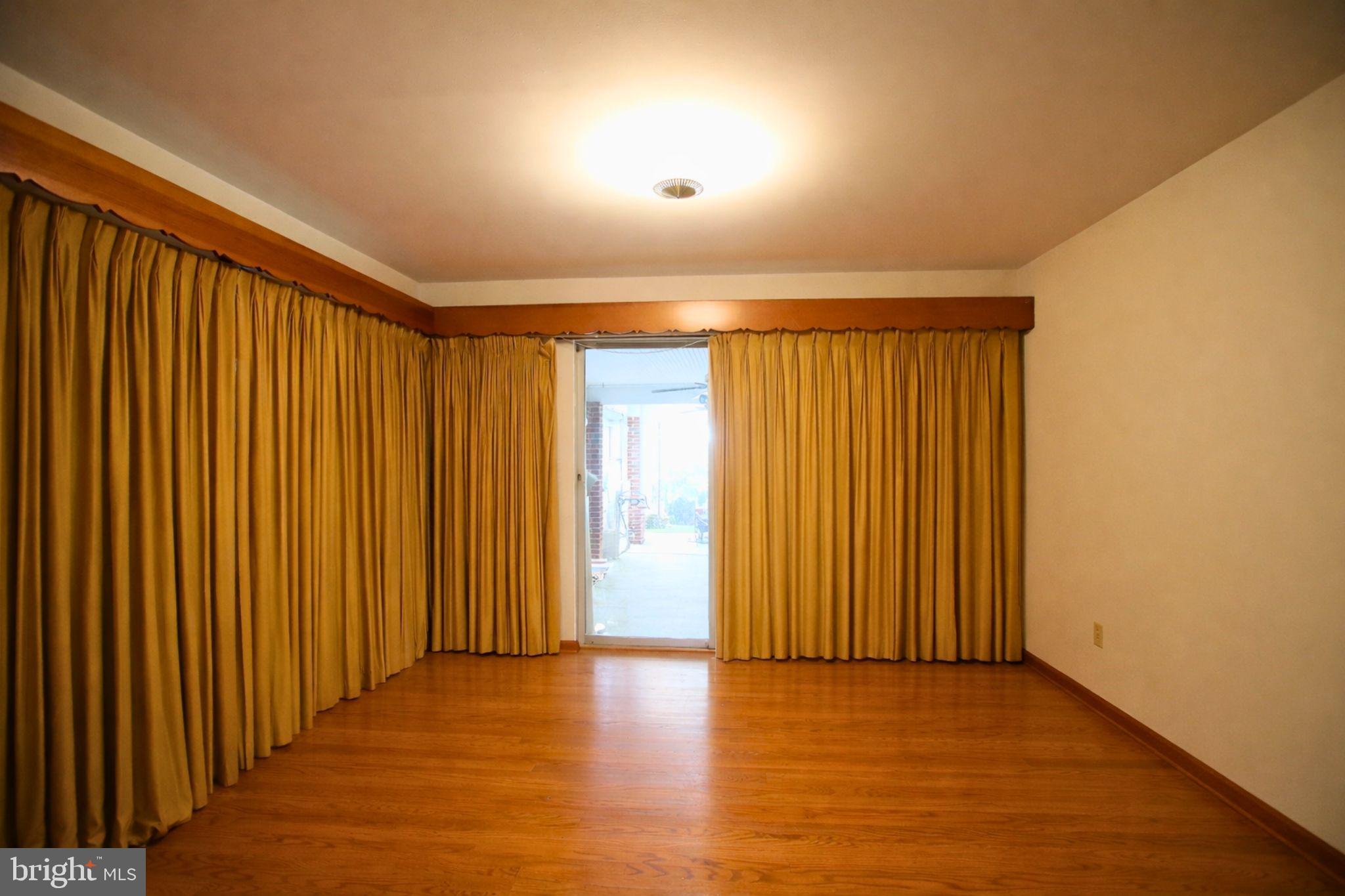 ROSEDALE - Residential