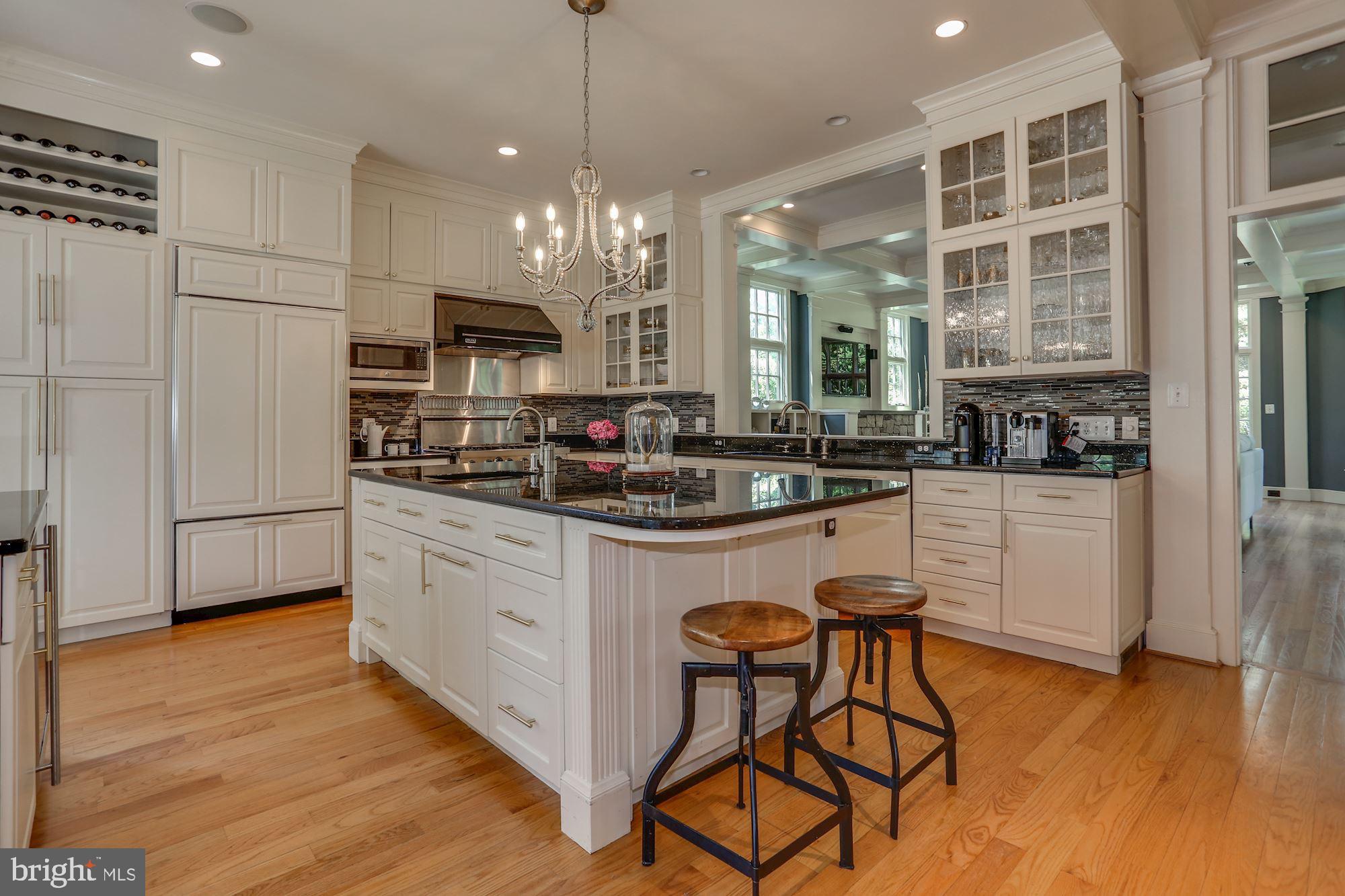 COUNTRY CLUB HILLS - Residential