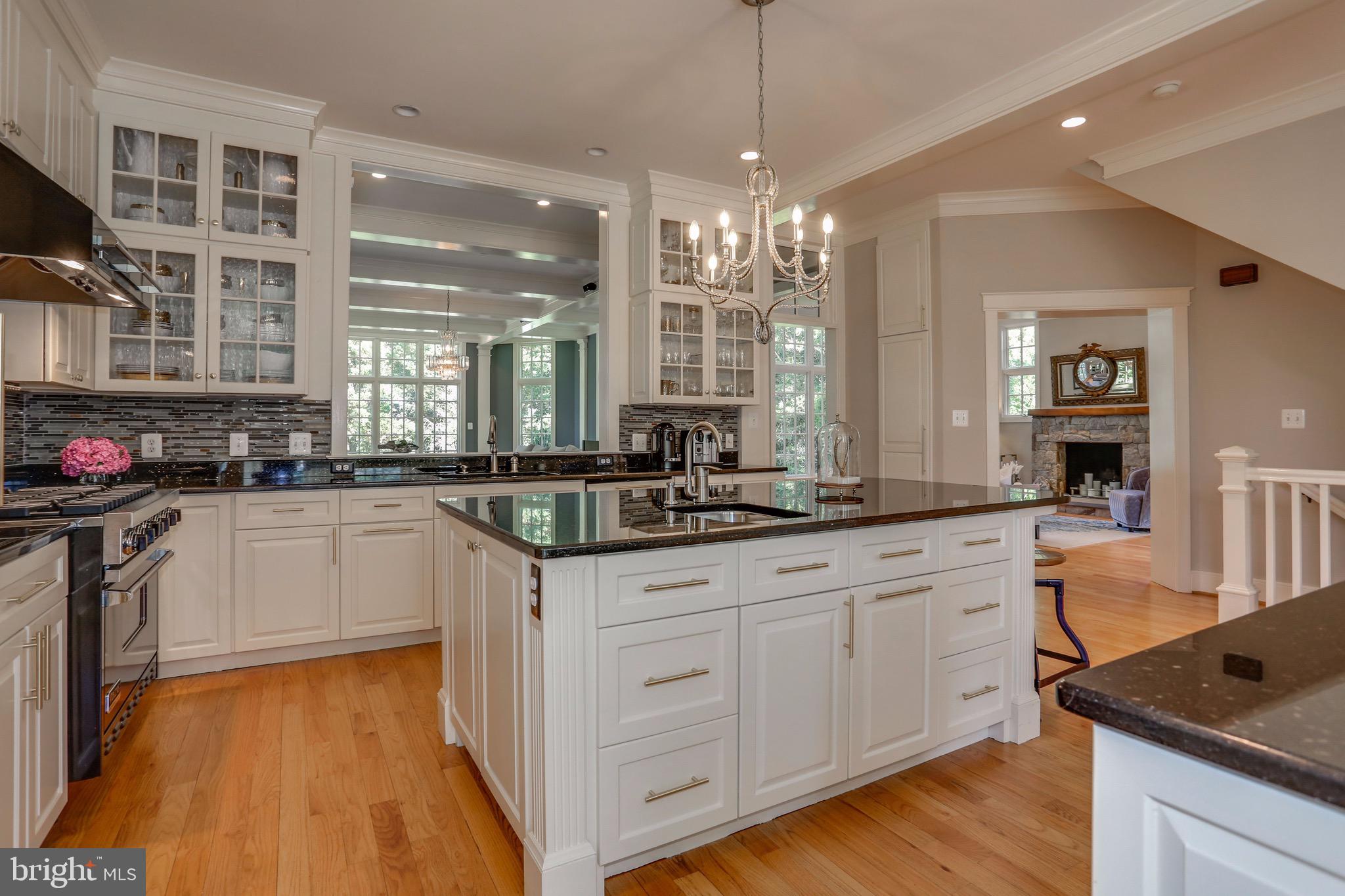 COUNTRY CLUB HILLS - Residential