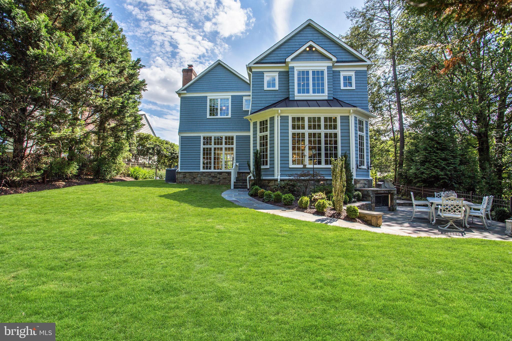 COUNTRY CLUB HILLS - Residential