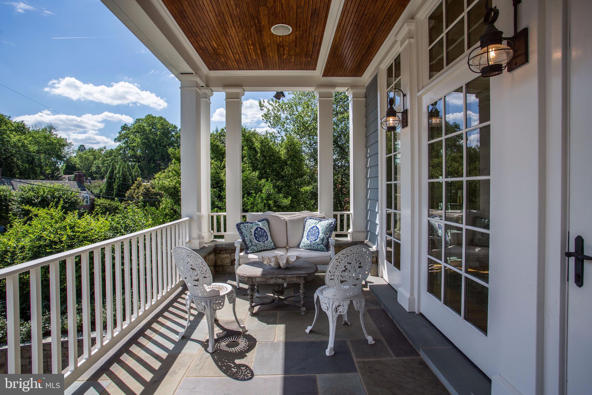 COUNTRY CLUB HILLS - Residential