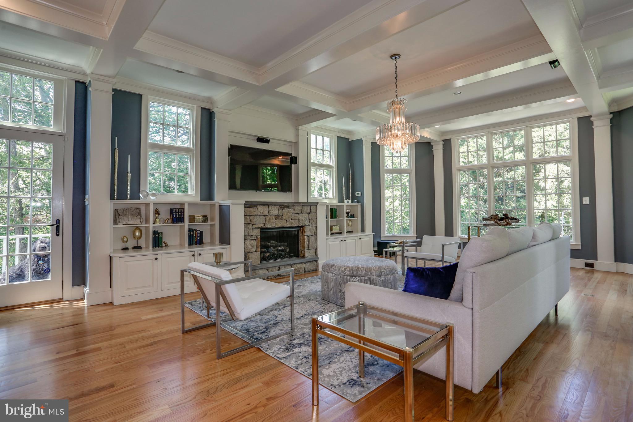 COUNTRY CLUB HILLS - Residential