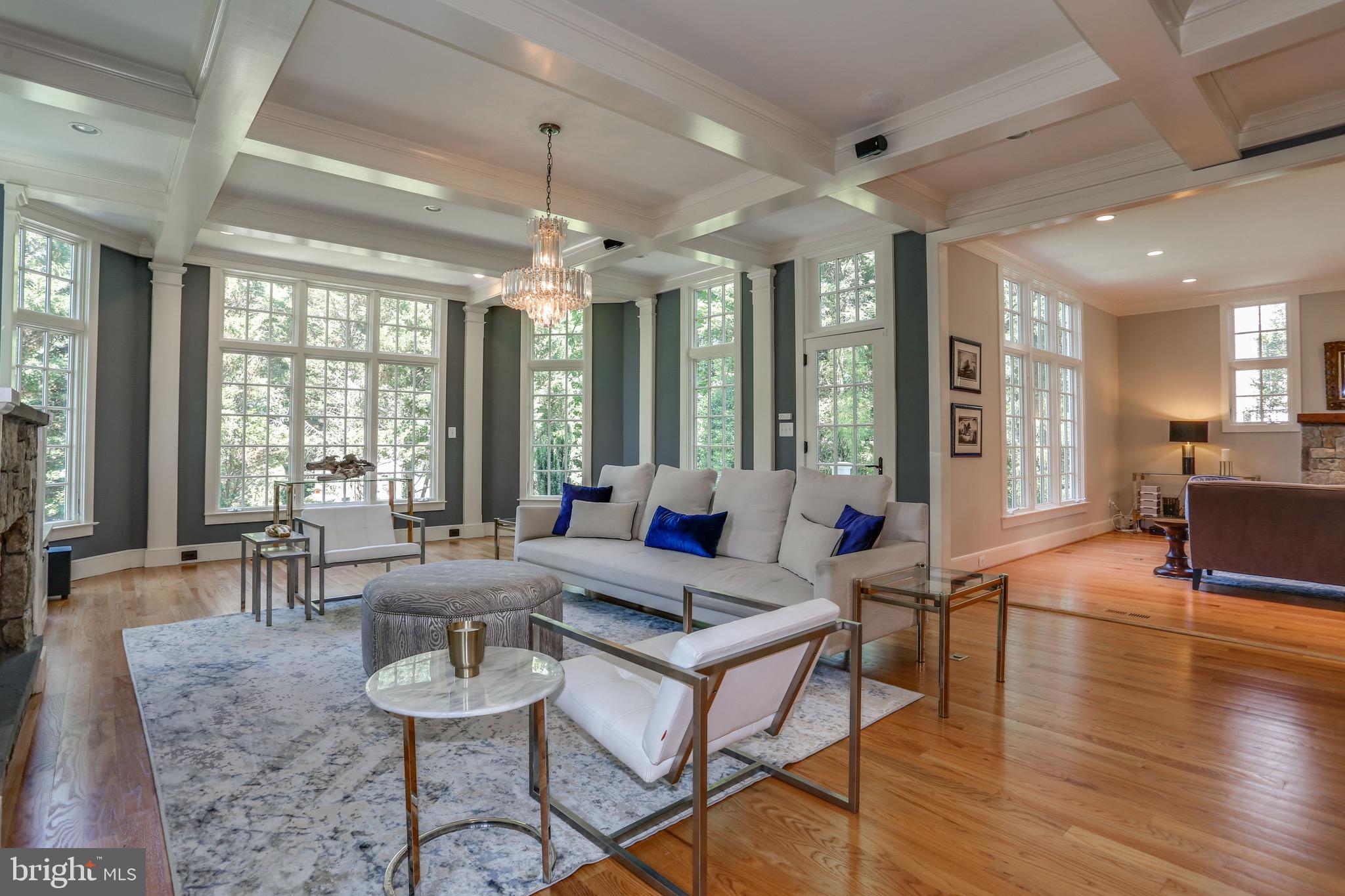 COUNTRY CLUB HILLS - Residential