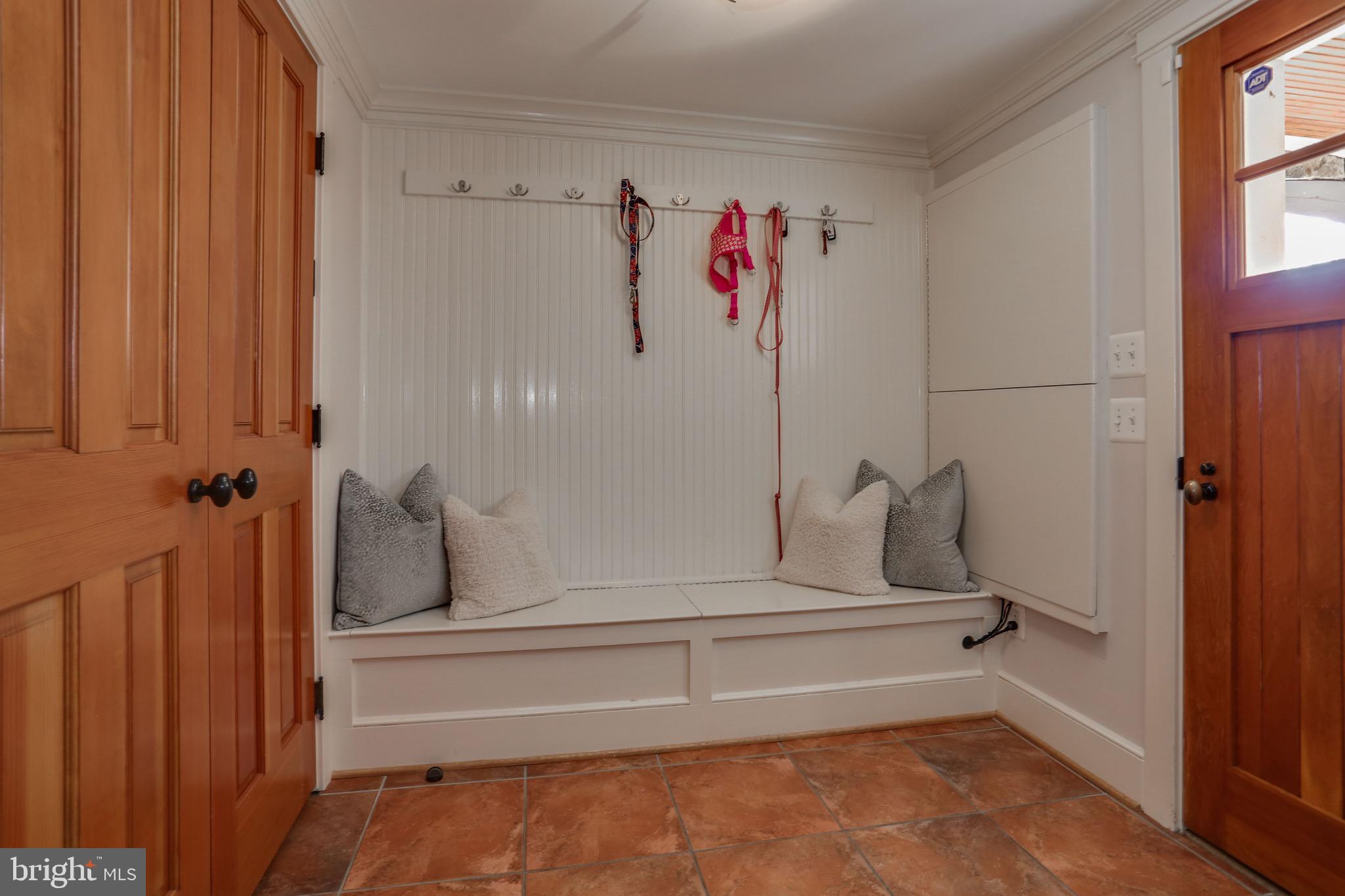 COUNTRY CLUB HILLS - Residential