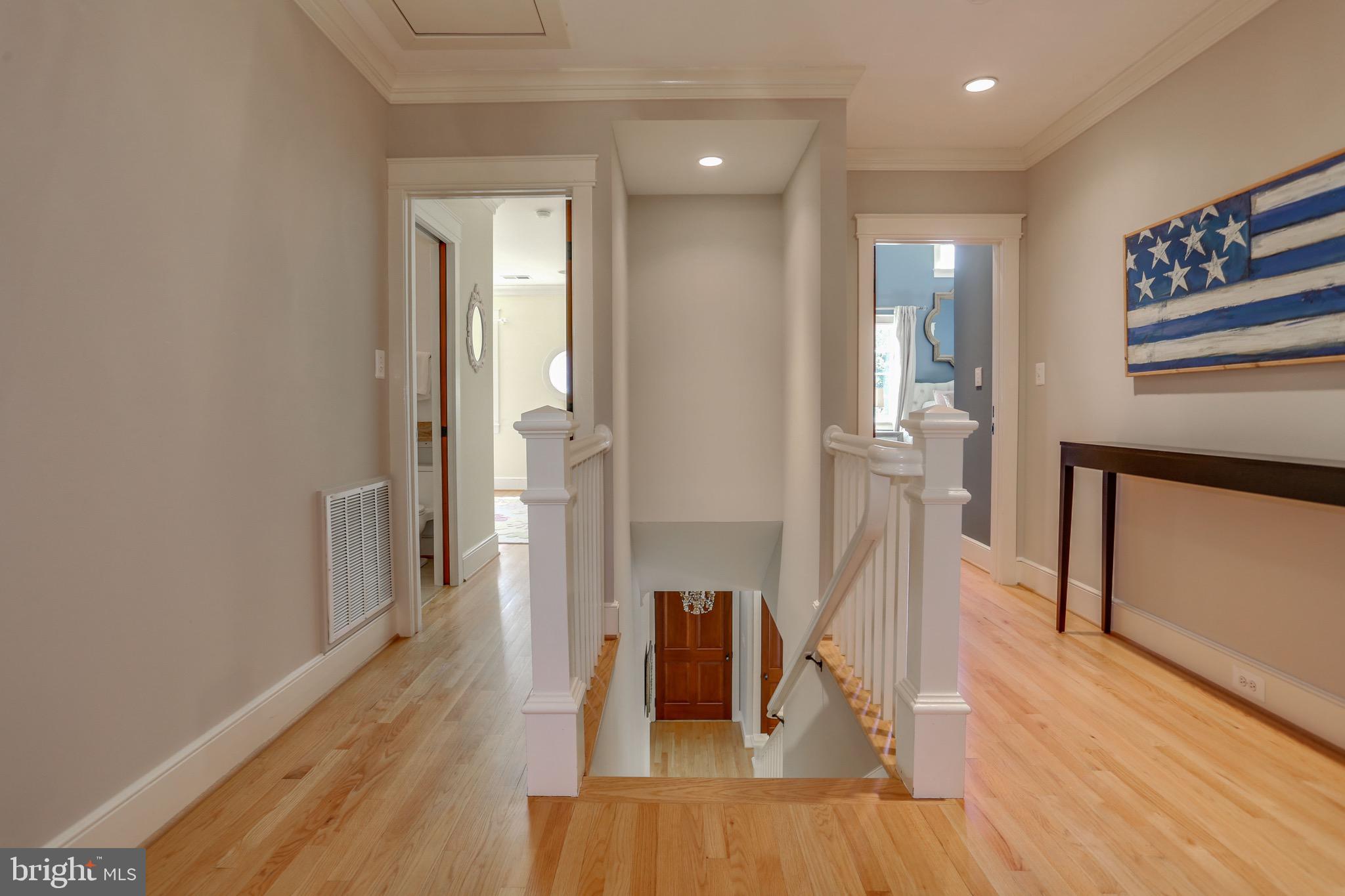 COUNTRY CLUB HILLS - Residential