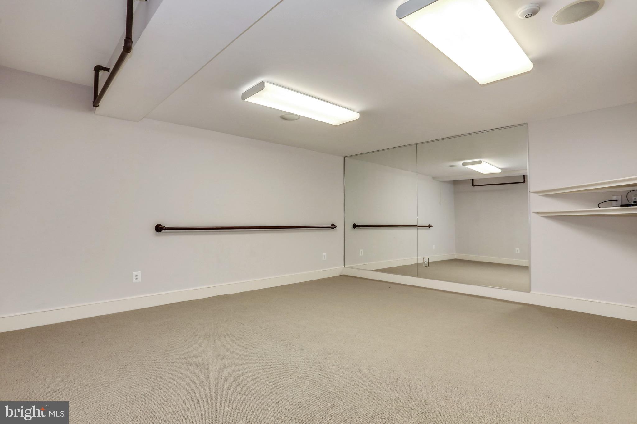 COUNTRY CLUB HILLS - Residential