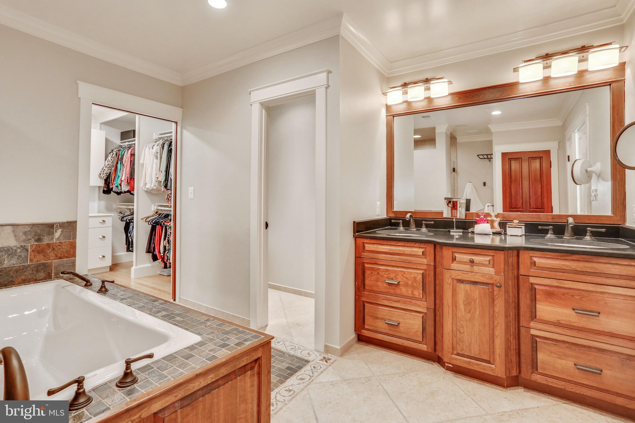 COUNTRY CLUB HILLS - Residential