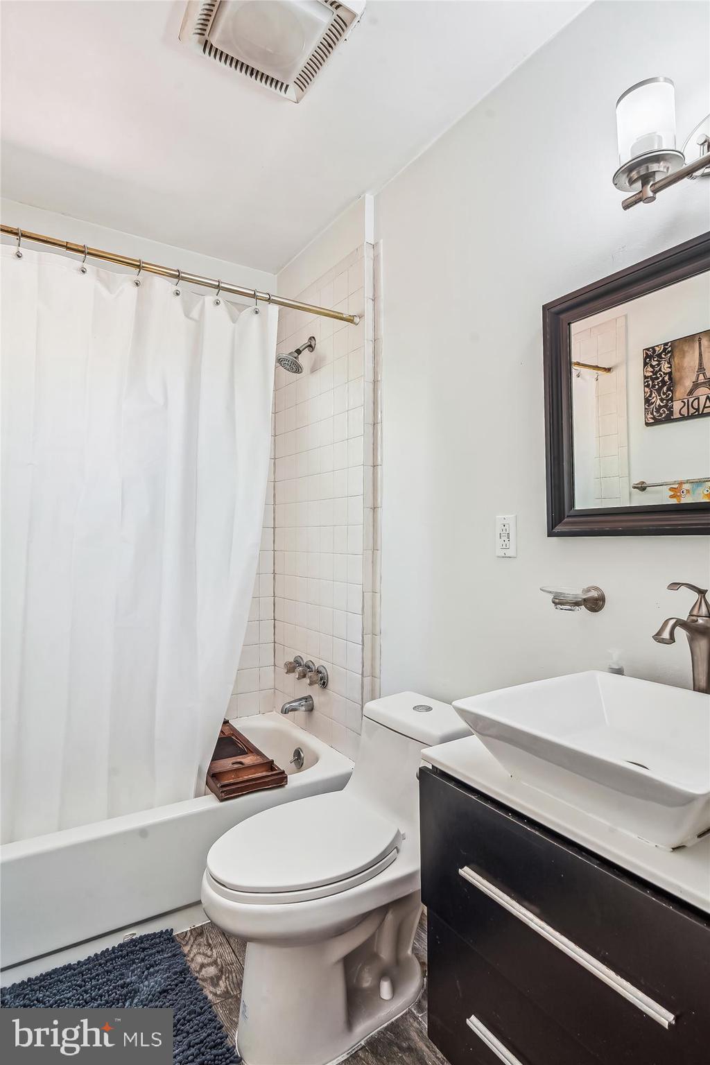 WHEATON HILLS - Residential