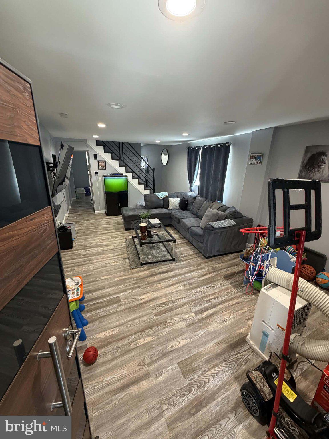 225 2ND STREET