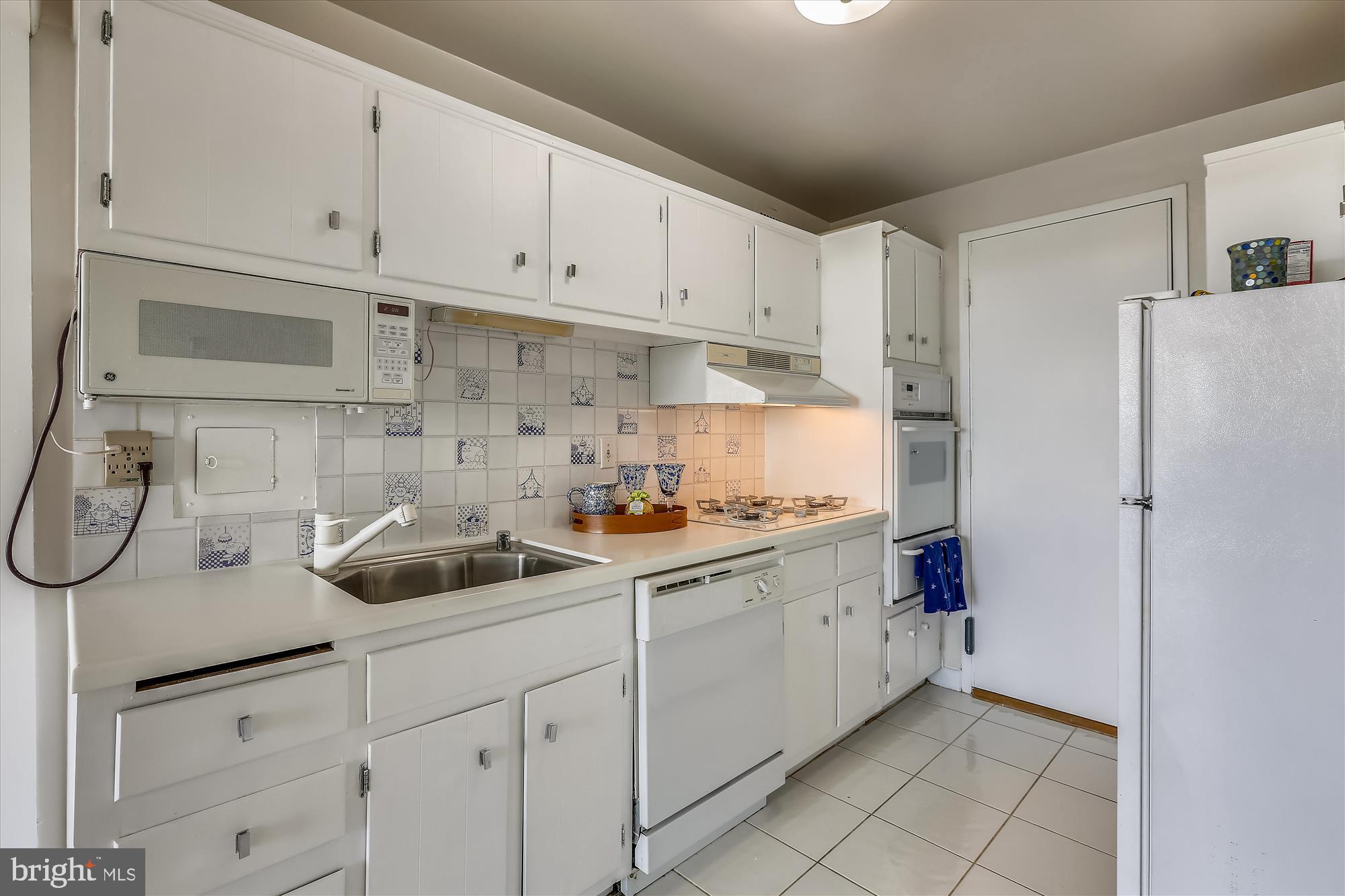 GROSVENOR PARK - Residential Lease