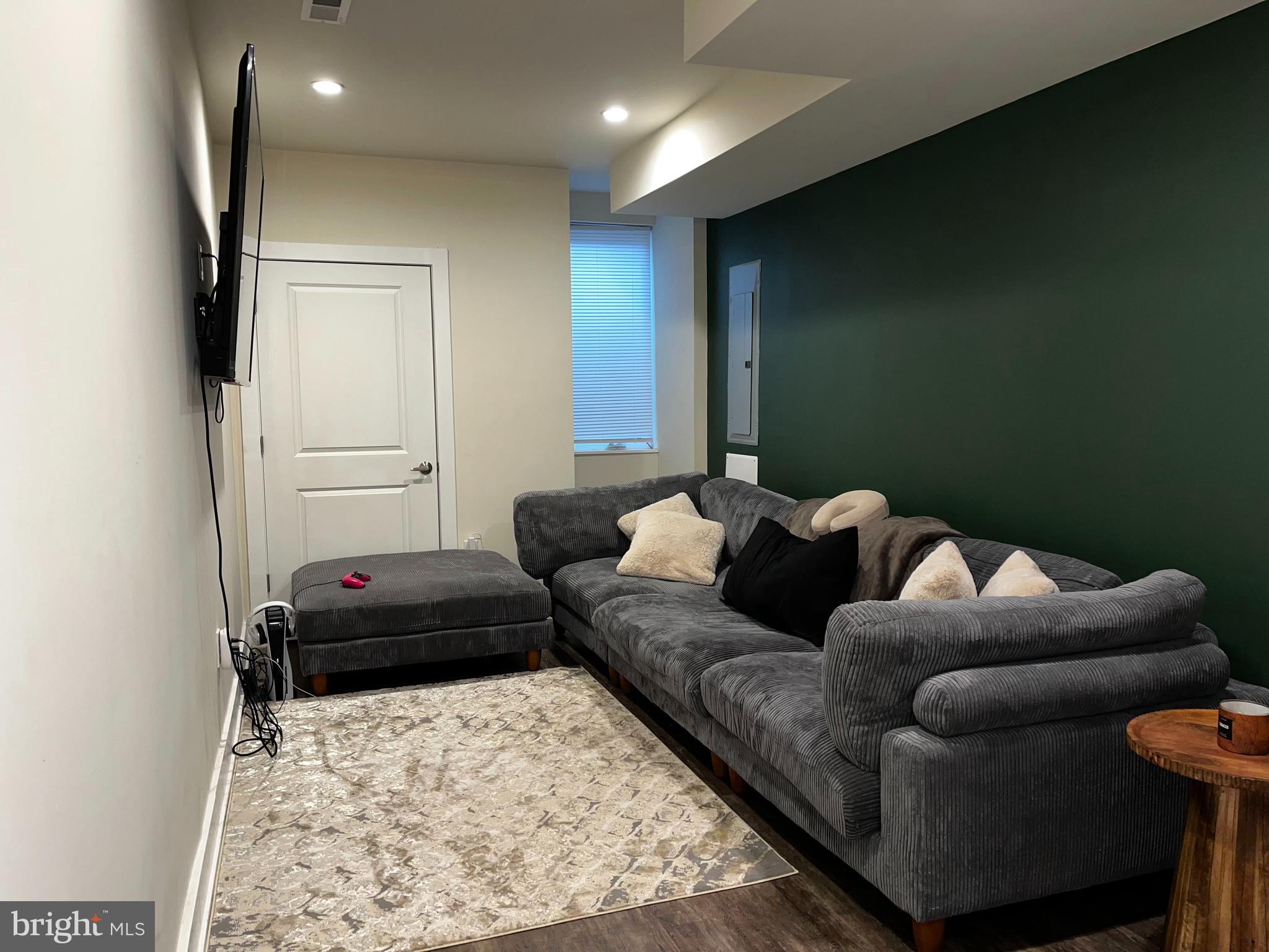 OLDE KENSINGTON - Residential