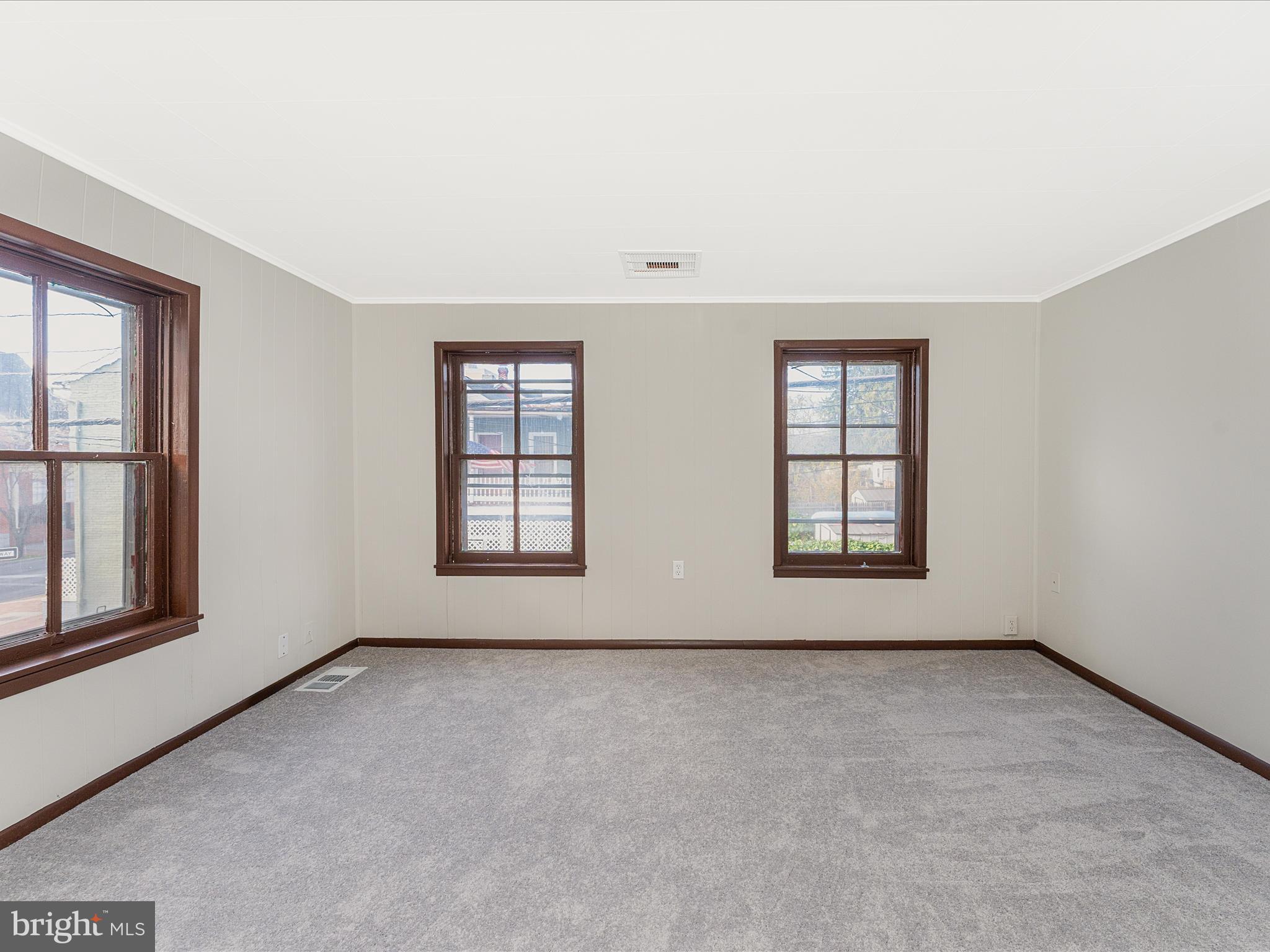 HAGERSTOWN - Commercial Sale