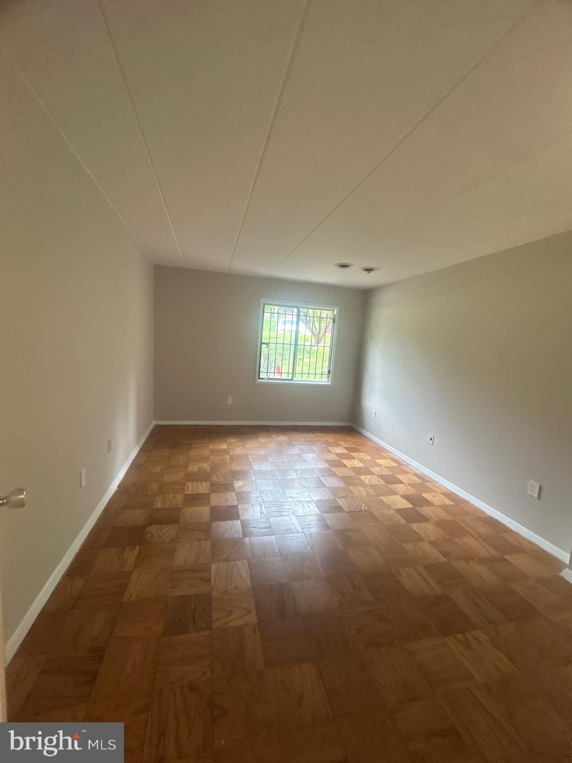 HUNTINGTON CLUB - Residential Lease