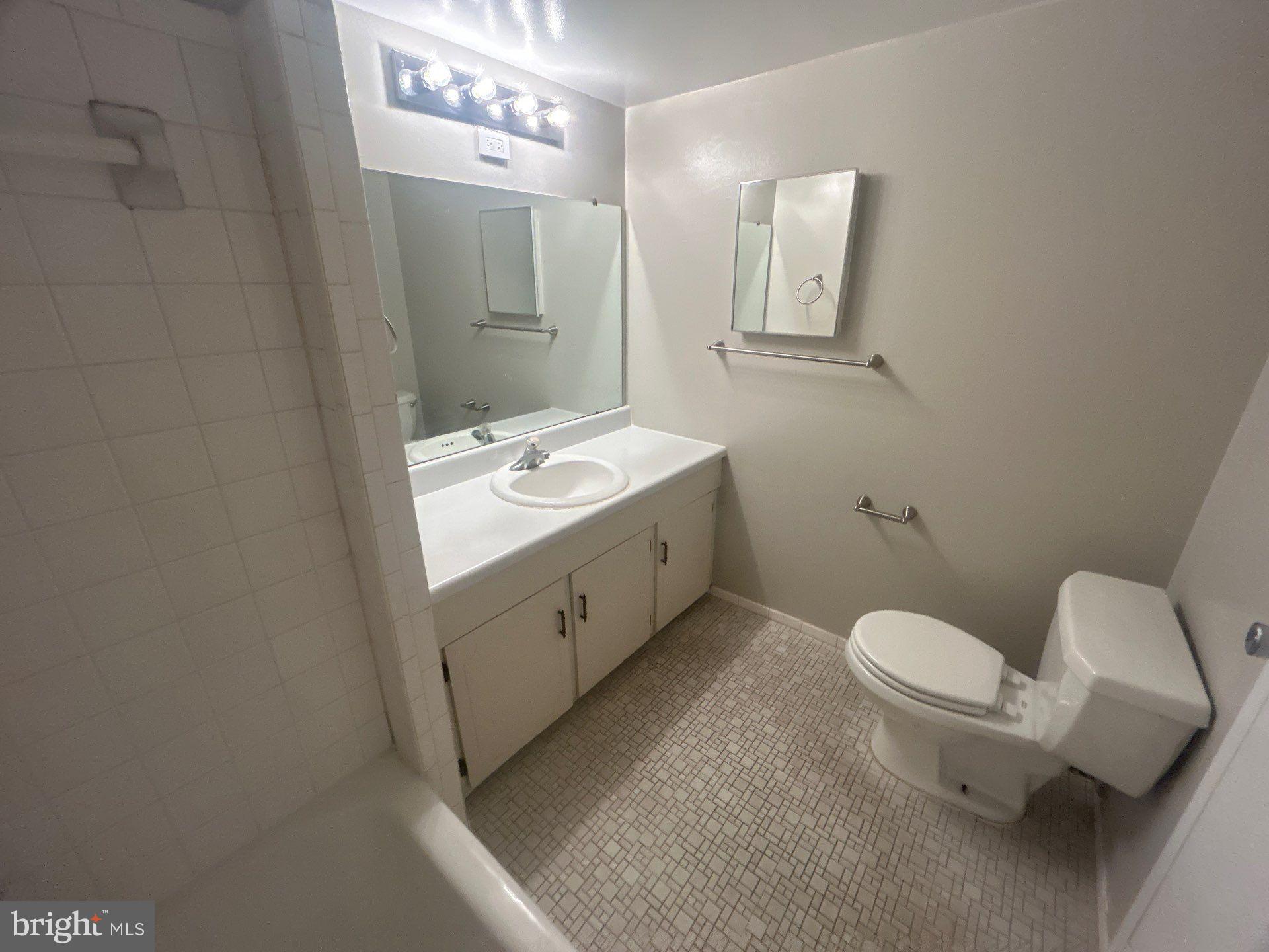 HUNTINGTON CLUB - Residential Lease