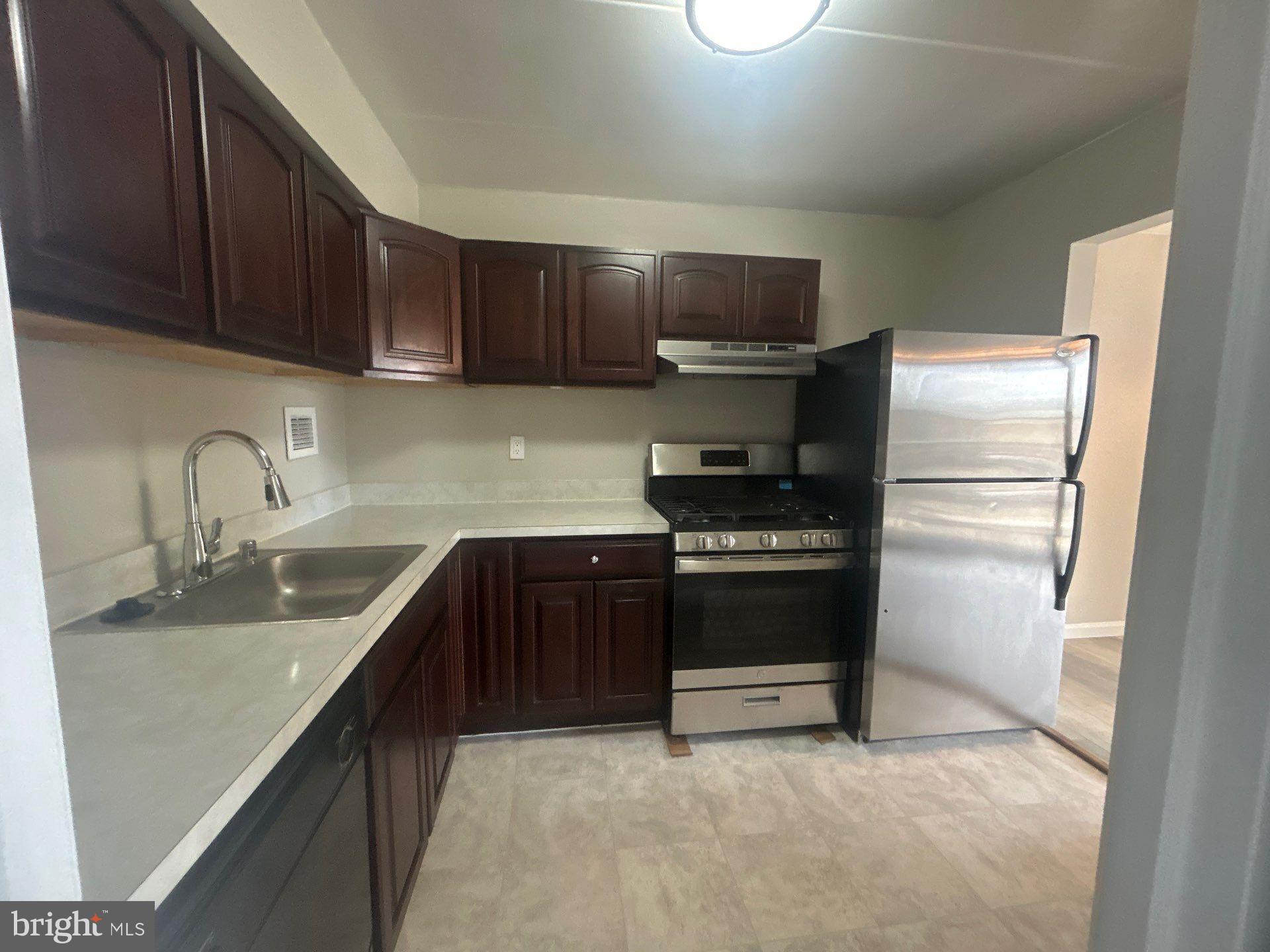 HUNTINGTON CLUB - Residential Lease