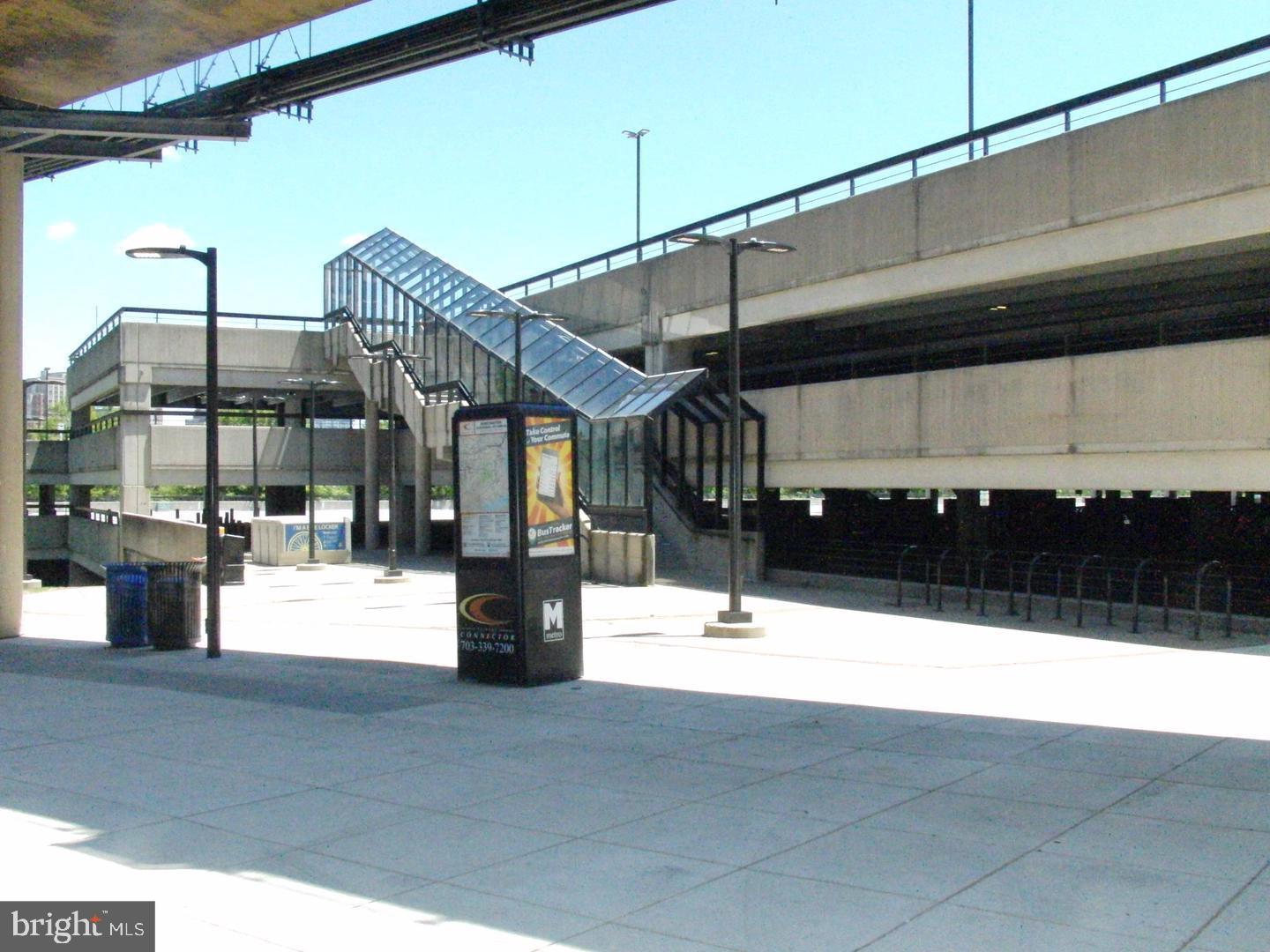 HUNTINGTON CLUB - Residential Lease