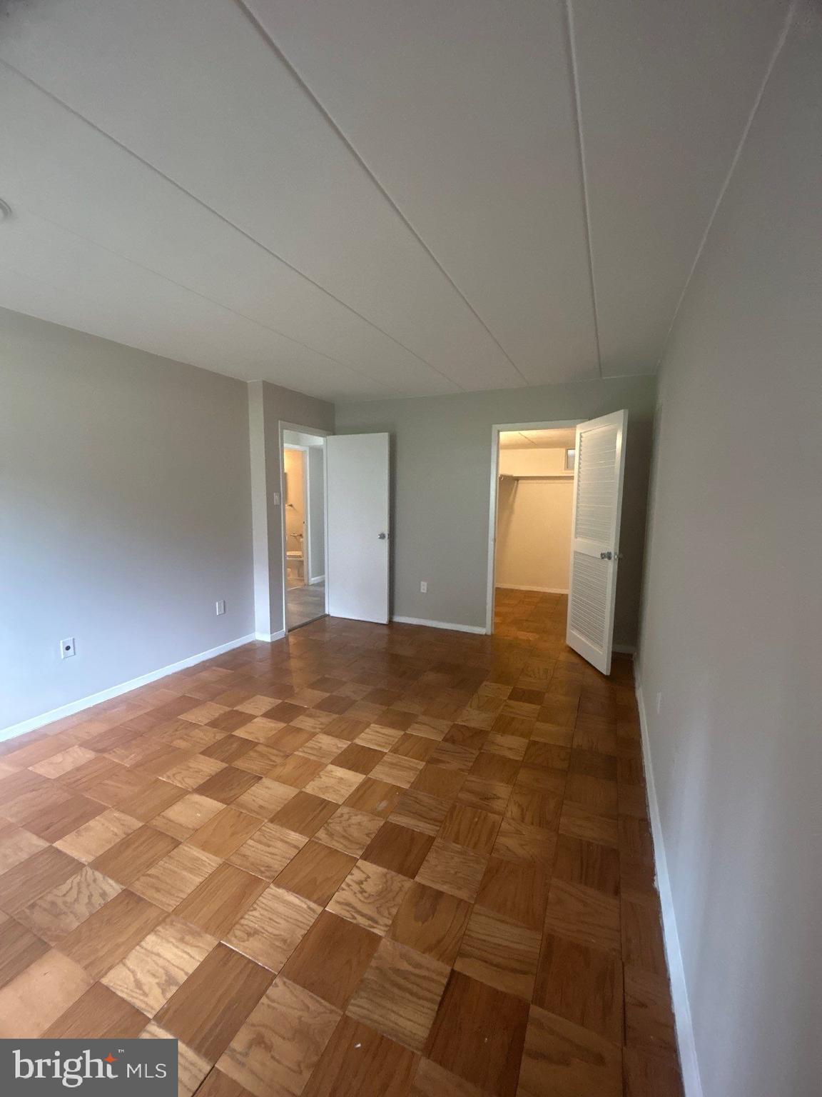 HUNTINGTON CLUB - Residential Lease